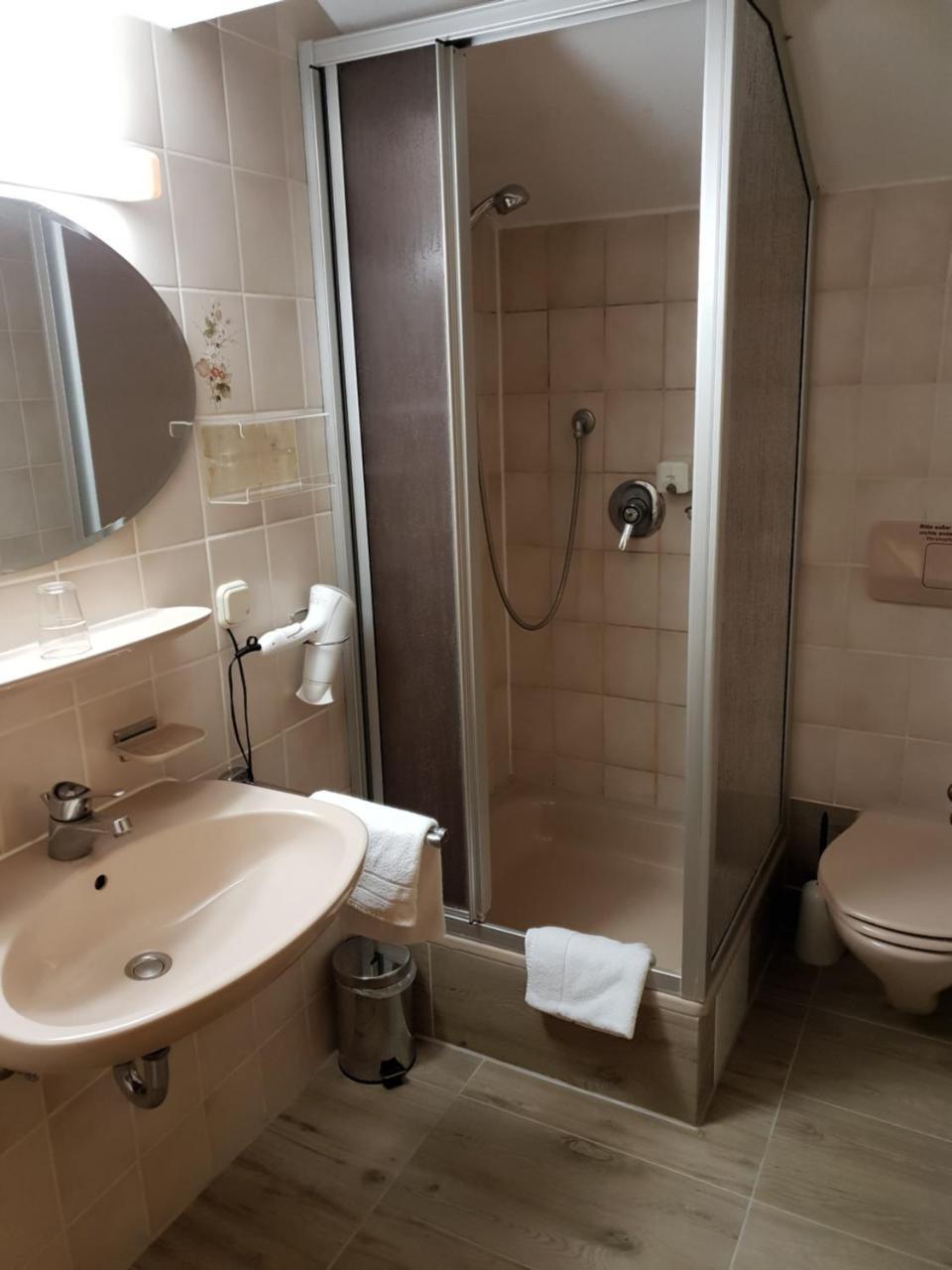 Landgasthof Bock Hotel Gauting Luaran gambar